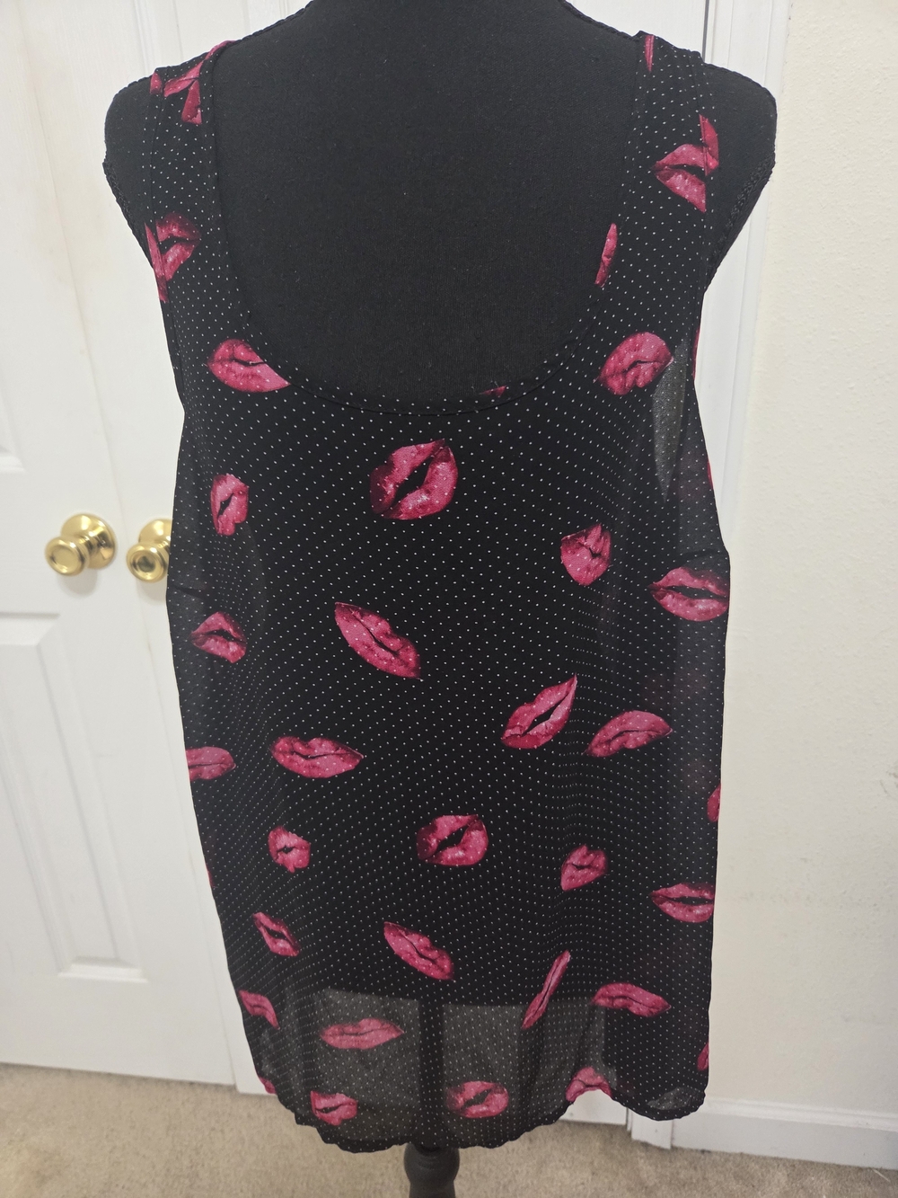 torrid Black Tank Top with Pink Lip Print